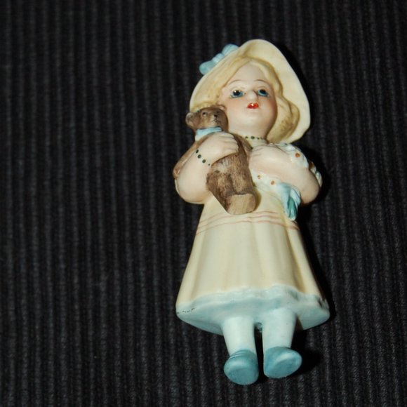 2  Vintage Jan Hagara 1988 Ornament Figurines "Meg" and "Stephen" 3 1/4" - Picture 4 of 12